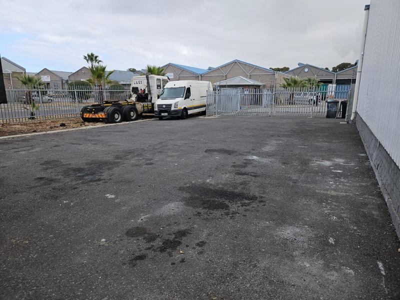 To Let commercial Property for Rent in Maitland Western Cape